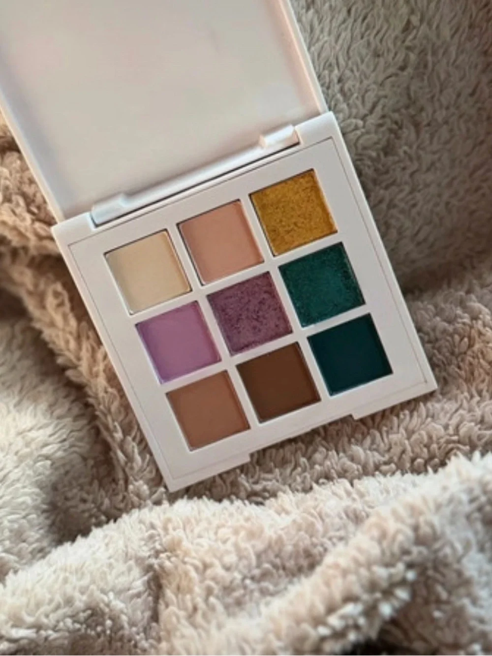 Neutral & Jewel Tone 9-Color Eye Palette - White Compact